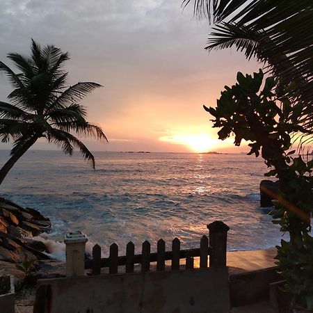 Happy Beach Resort أونا واتونا المظهر الخارجي الصورة