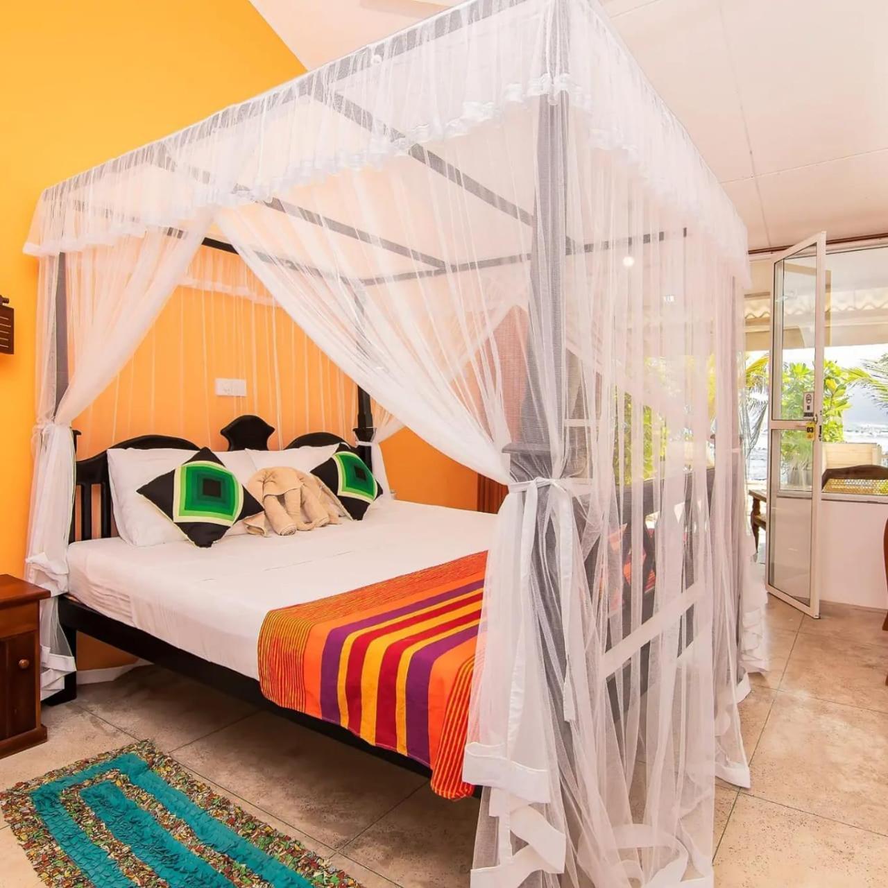 Happy Beach Resort أونا واتونا المظهر الخارجي الصورة