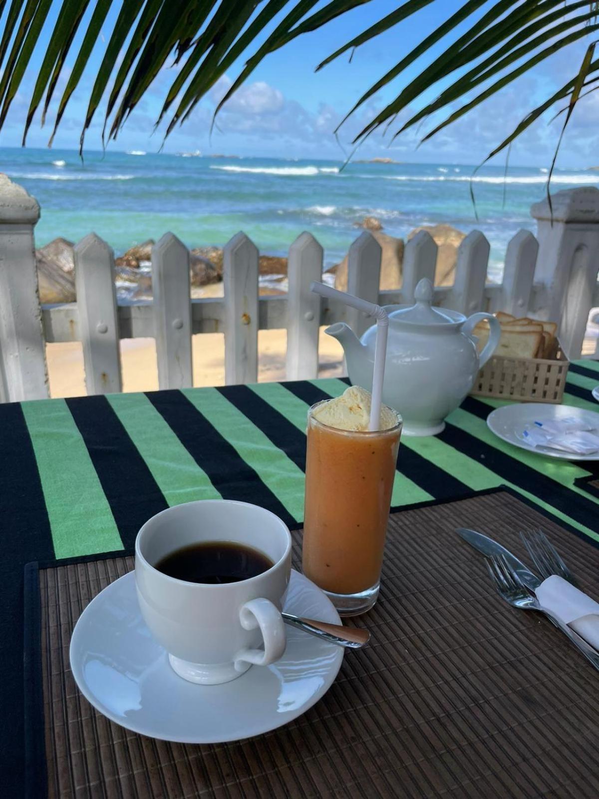 Happy Beach Resort أونا واتونا المظهر الخارجي الصورة