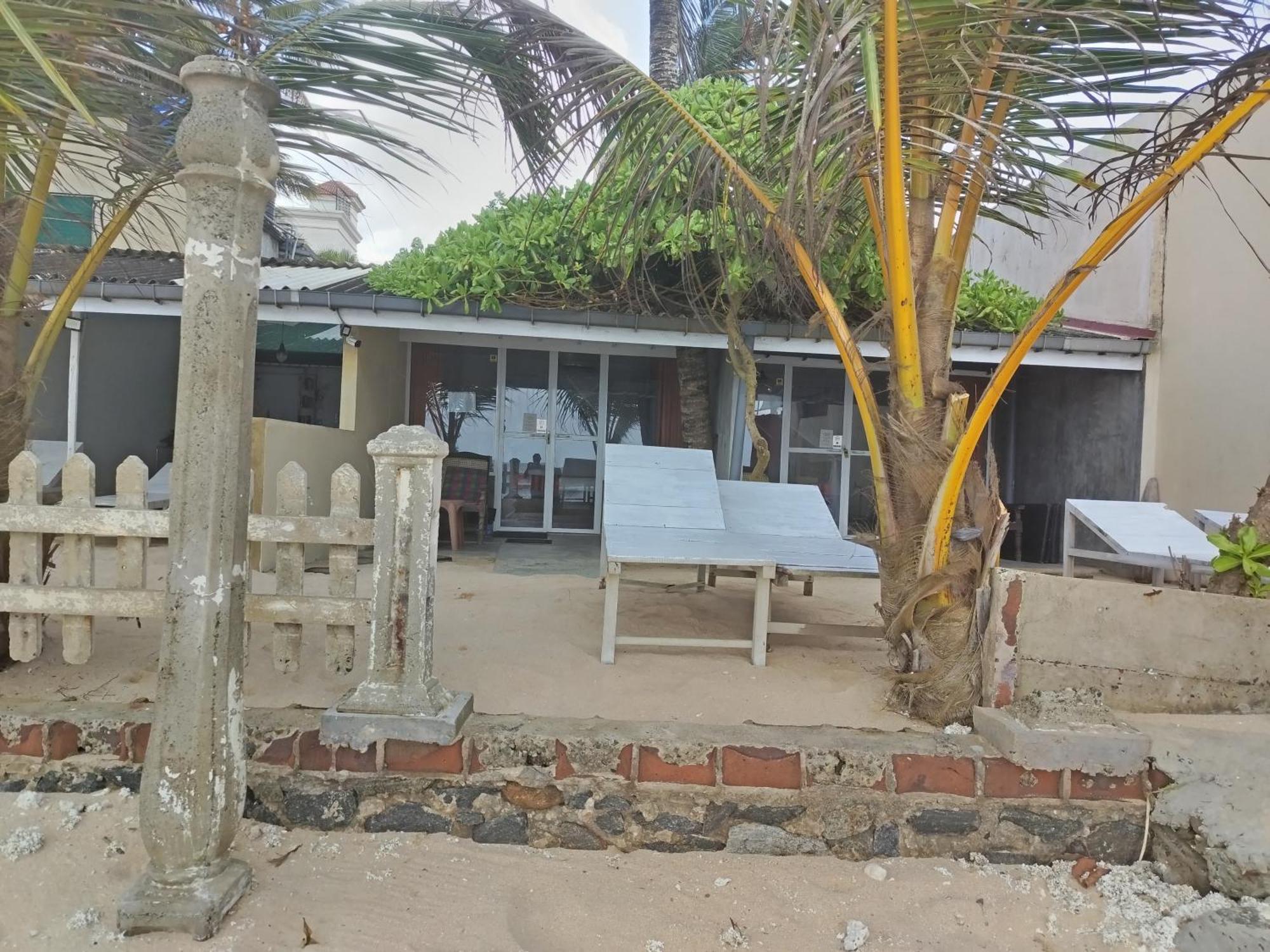 Happy Beach Resort أونا واتونا المظهر الخارجي الصورة